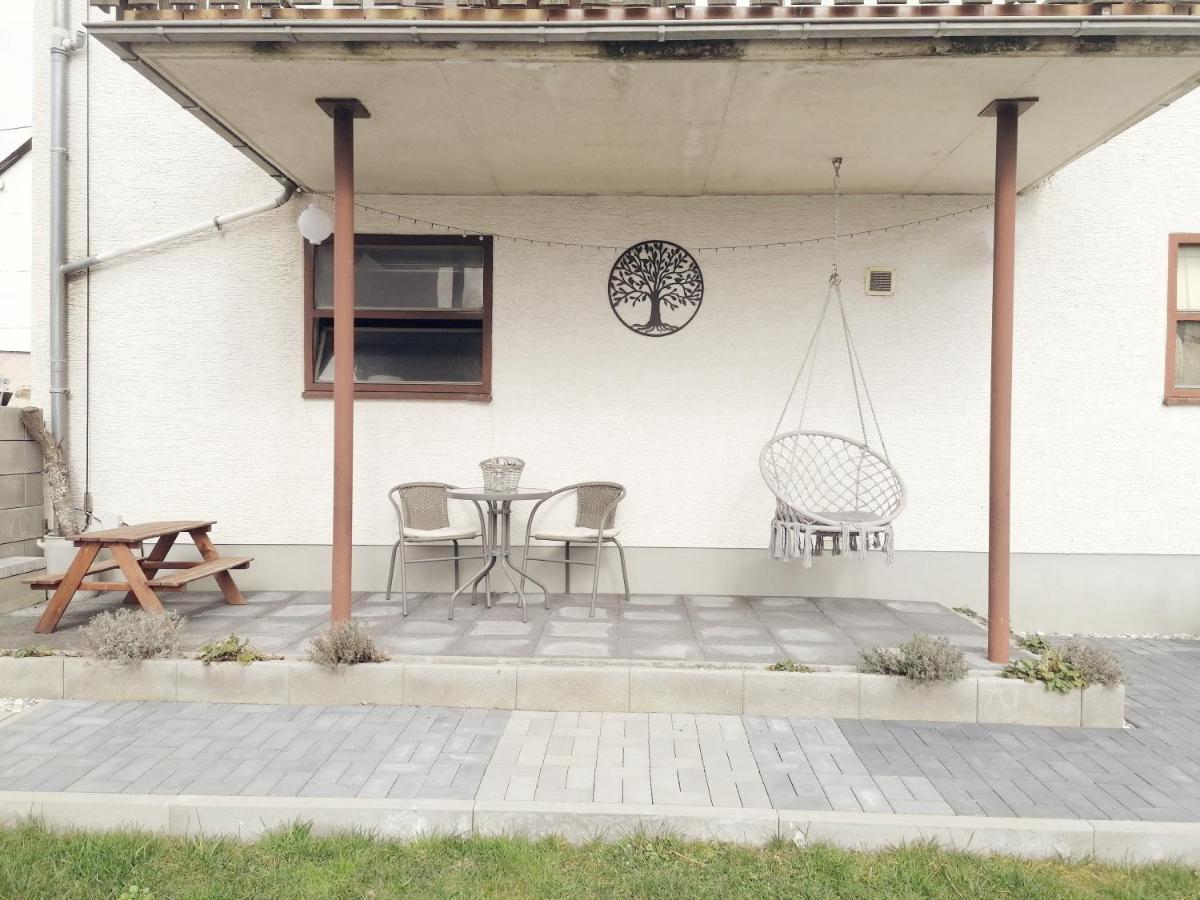 Ferienwohnung Christine Mit Sauna Und Whirlpool Utzerath Zewnętrze zdjęcie